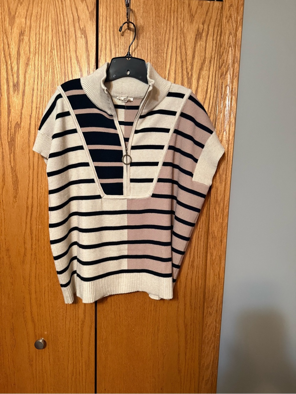 Striped Short Sleeve Sweater - Cream & Black